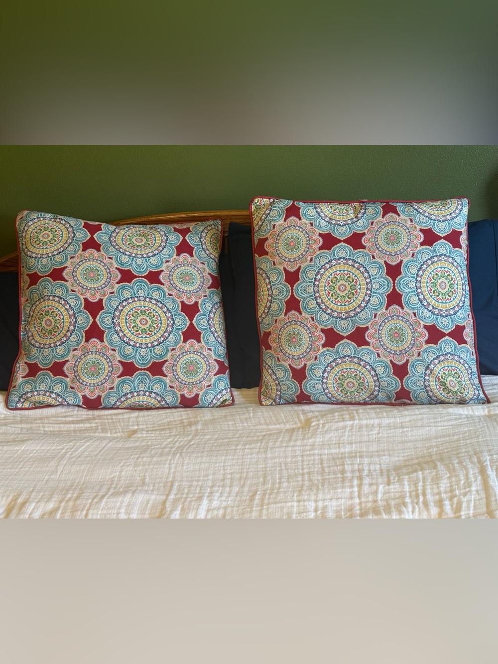 2-Red Floral Medallion Indoor/Outdoor Throw Accent Pillow Pair